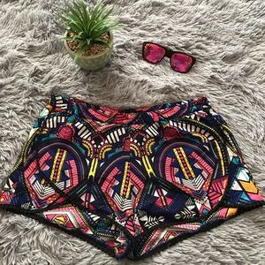 Colorful loose shorts